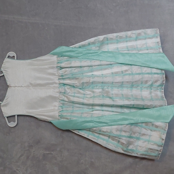 Girl's white & mint striped ball dress - Picture 2 of 4